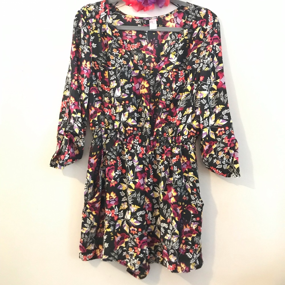FUN ROMPER — flirty pattern! Pockets, too!